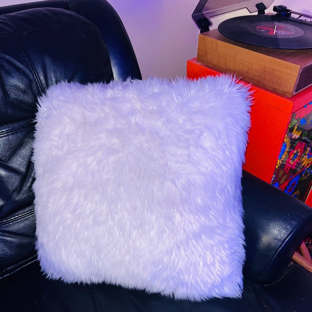 throw pillow 💗